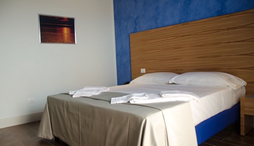 Habitación con 1 cama doble o 2 individuales, vistas al mar