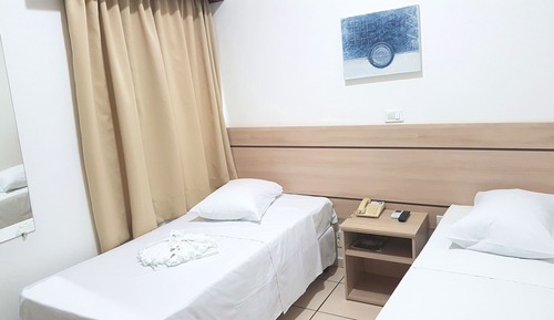 Habitación estándar con 1 cama doble o 2 individuales