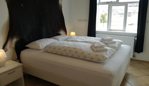 Habitación con 1 cama doble o 2 individuales, baño privado