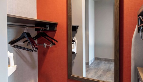 Habitación, 1 cama de matrimonio grande, accesible para personas con discapacidad (Roll-In Shower)