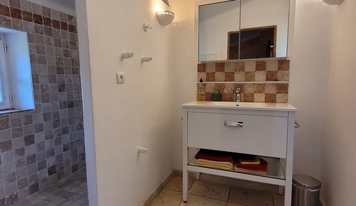 Habitación Confort doble, baño privado, vistas a la piscina