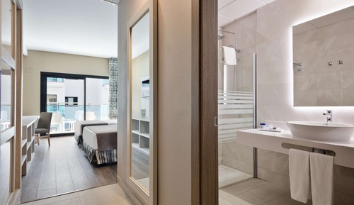 Habitación Superior (3 Adultos + 1 niño)