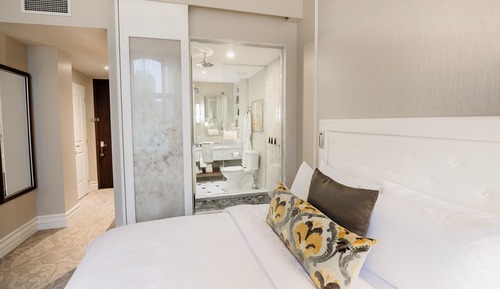 Habitación clásica, 2 camas de matrimonio, vistas a la ciudad