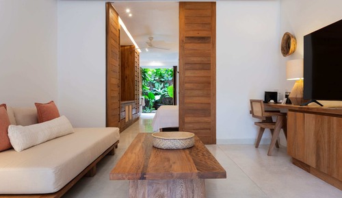 Habitación Deluxe, 1 cama de matrimonio grande, vistas al jardín (Junior Suite 6C)