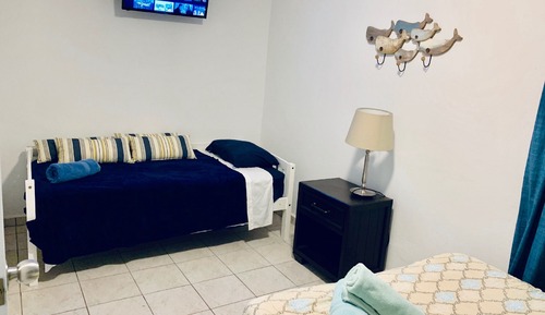 CEH 101 Deluxe Family Villa / Kitchenette / 2 Full & 1 Twin Size Beds, 1st Floor