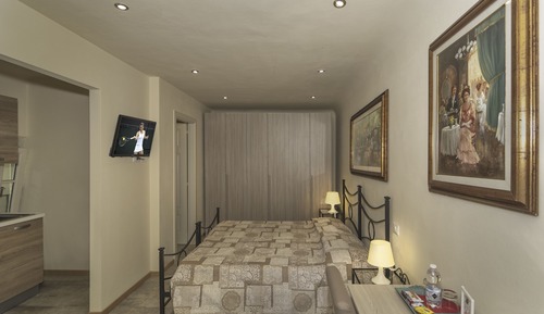 Habitación Confort con 1 cama doble o 2 individuales, cocina básica