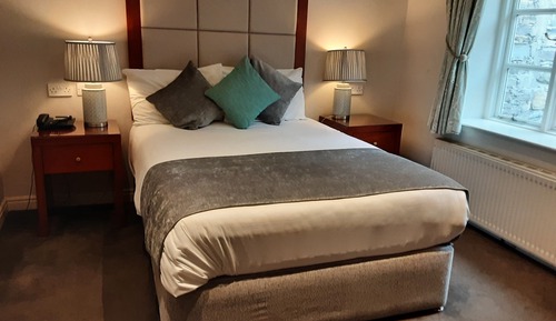 Habitación estándar doble, 1 cama doble, baño privado, en la zona del patio