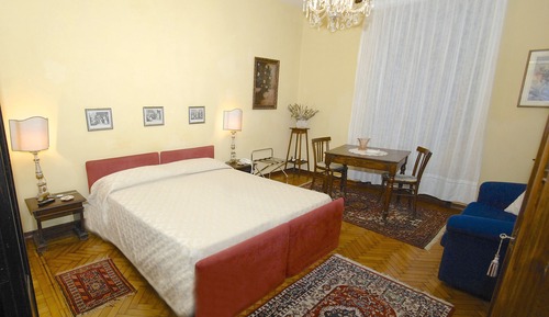 Habitación superior con 1 cama doble o 2 individuales