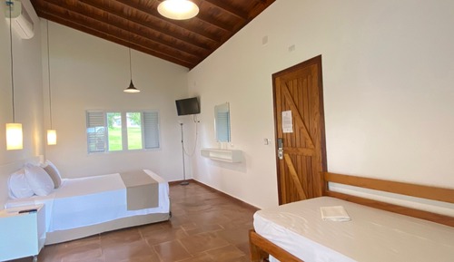 Habitación cuádruple Confort, vistas al jardín