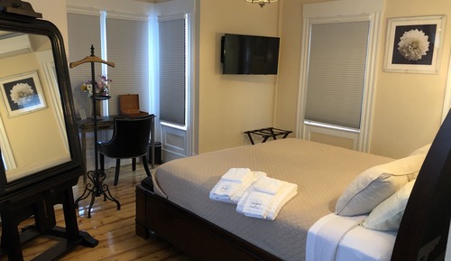 Luxury King Room 