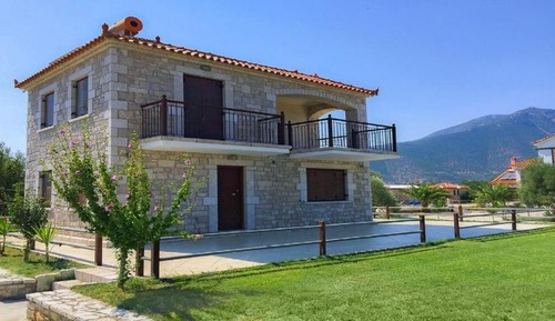 Villa familiar, 3 habitaciones, acceso a la piscina, vistas al mar