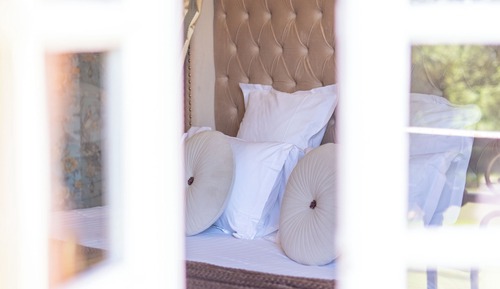 Suite superior, 1 cama de matrimonio grande, terraza, junto al lago (Poupette)