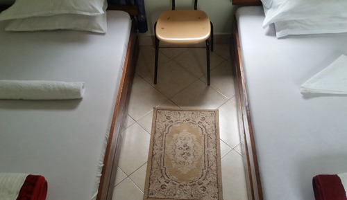 Habitación con 2 camas individuales