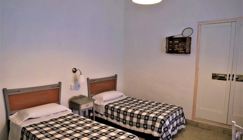 Habitación triple, baño privado