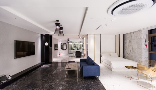 Suite (Stayrak)