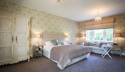 Suite de lujo, 1 cama de matrimonio grande con sofá cama, baño privado, vistas al jardín