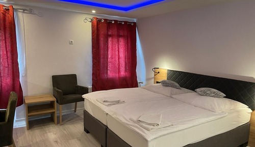 Habitación doble, baño privado, vistas a la ciudad