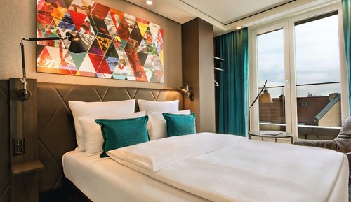 Standard Room, 1 King Bed