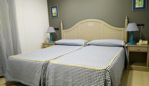 Habitación con 1 cama doble o 2 individuales