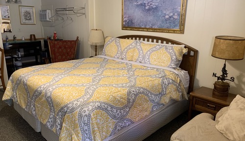 Habitación Deluxe, 1 cama de matrimonio grande, frigorífico y microondas, en la zona del jardín
