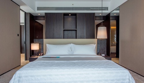 Suite ejecutiva, 1 cama de matrimonio grande, vistas a la ciudad