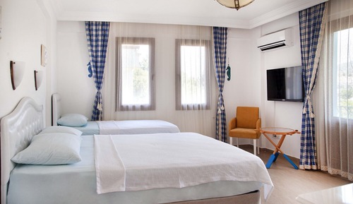 Standard Triple Room, Garden View