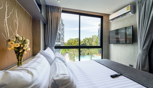 Suite junior, vistas a la piscina