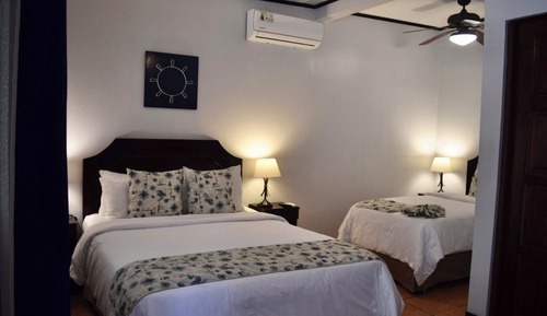 Habitación triple básica, vistas al jardín