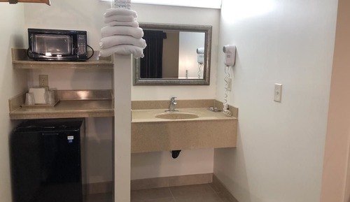 Habitación básica, 2 camas de matrimonio