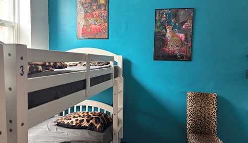 Dormitorio compartido básico, solo para mujeres, no fumadores