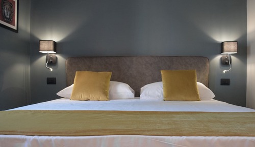 Habitación clásica doble, 1 cama de matrimonio, frigorífico, vistas a la ciudad