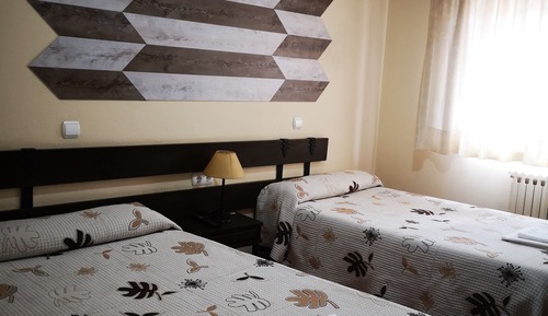 Habitación con 2 camas individuales