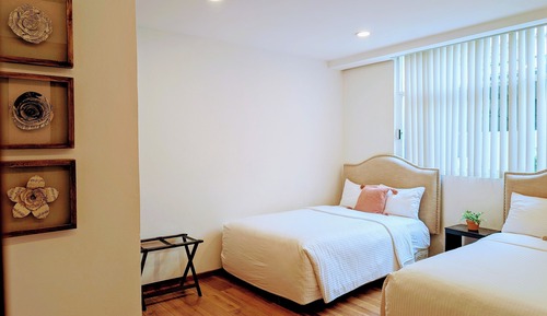 Apt 5, 2 habitaciones, 3 camas, 1.5 baños