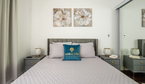Apartamento romántico, 1 cama de matrimonio con sofá cama, cocina, vistas a la ciudad