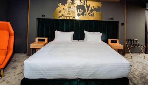 Privilege, Habitación, 1 cama de matrimonio grande con sofá cama