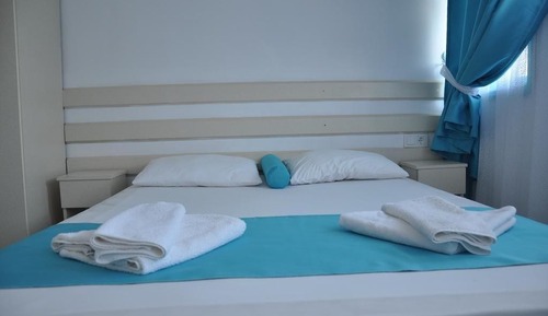 Habitación estándar doble, 1 cama doble, no fumadores, balcón