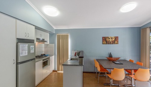 Cabaña familiar, 2 habitaciones, frigorífico y microondas, vistas al jardín