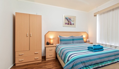 Cabaña familiar, 2 habitaciones, frigorífico y microondas, vistas al jardín