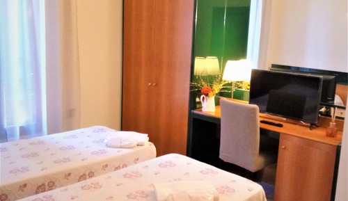 Habitación clásica con 2 camas individuales