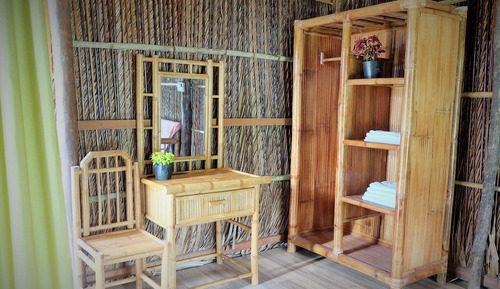Bungalow tradicional, vistas al lago (AC, Higher Floor)