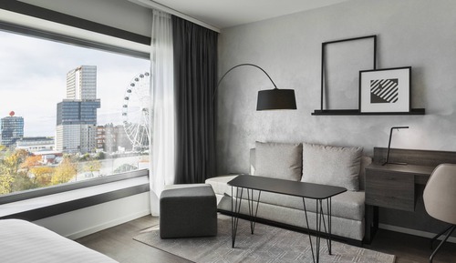 Estudio Confort, 1 cama de matrimonio, vistas a la ciudad