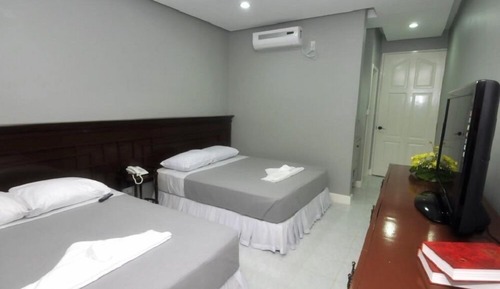 Habitación Deluxe con 1 cama doble o 2 individuales, no fumadores, acceso a la piscina