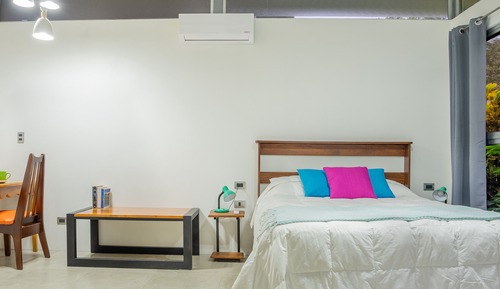 Suite estudio estándar, cocina básica, vistas al jardín