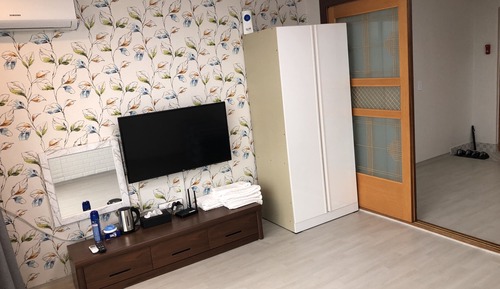 Apartamento familiar, cocina básica, vistas al mar (Pension Type)