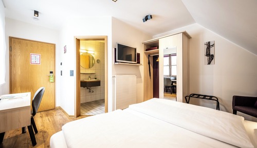 Habitación clásica doble, en la zona del patio