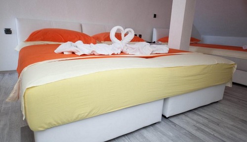 Habitación triple estándar, balcón, vistas al mar