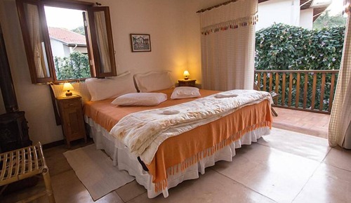Habitación Confort con 1 cama doble o 2 individuales