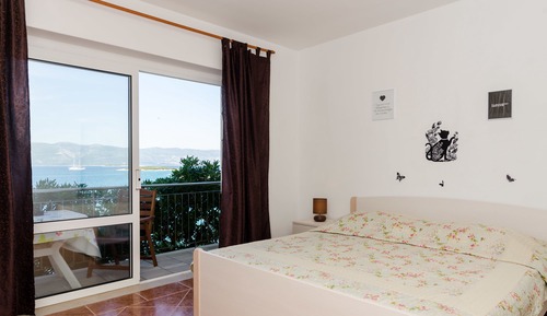 Estudio, balcón, vistas al mar