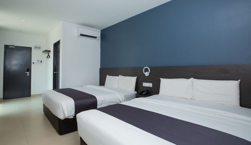 Habitación doble superior, 2 camas de matrimonio, sin ventanas