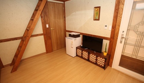 Habitación familiar (Kukhwa)